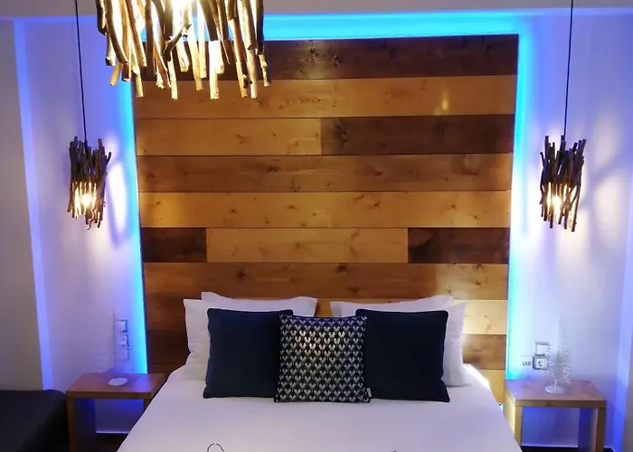 Rest On The Pedestrian Street *